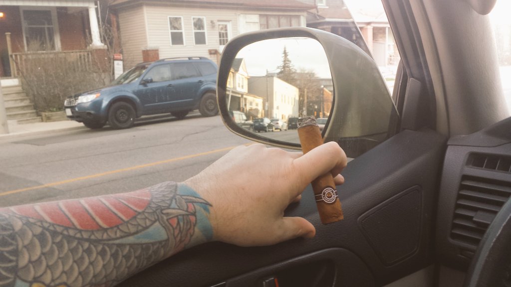 CondoChris's tweet photo. Sitting in the office on #offernight enjoying a #montecristo #petiteedmundo for #montecristomonday https://t.co/VRcHrXu1Ji