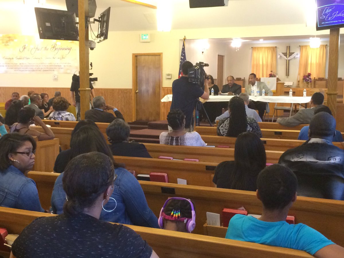 KeithDFox45's tweet photo. Parents &amp; @aacnaacp meet to discuss racial tensions at #NorthCountyHigh. We're following story. @FOXBaltimore https://t.co/vv4ysryWDL