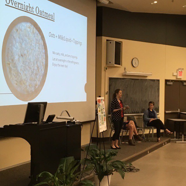 MIZZOUiCOM's tweet photo. A huge shout out to our winner, Rebecca Jennings. Who knew oatmeal was so versatile!? #commweek2016 https://t.co/hRjeNMuJAv