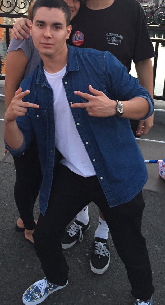 yaboySC's tweet image. Salute, badet Alex bottello tryna pop bottles on yo bday nigga rns from day 1 @alex_botello_ 💯 #alexfromtarget 5'6"