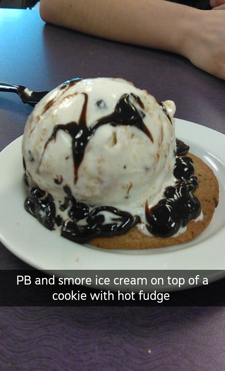amber_rae997's tweet photo. Gluten free cookie topped with peanut butter s'more ice cream and hot fudge because why not #MetzHack https://t.co/ZXI0WFHaKp