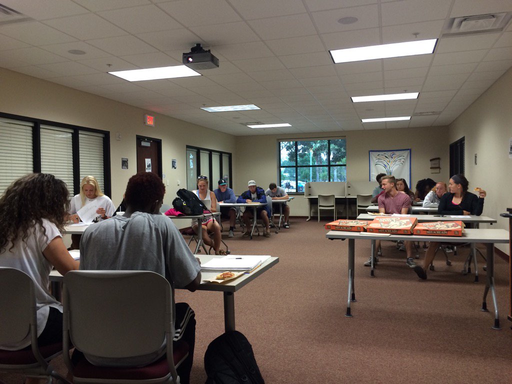 Voting for the ULeMmys has commenced! @SunBeltSAAC @SunBeltSAAC average attendance is getting solid!