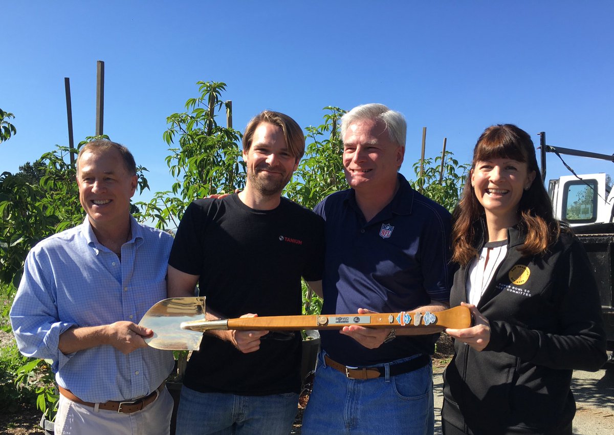 Super Bowl 50 (@superbowl50) on Twitter photo Proud to pass the Golden Shovel to <a href="/HouSuperBowl/">Houston Super Bowl</a> & continue legacy of environmental impact at #SuperBowl #SB50 Proud to pass the Golden Shovel to <a href="/HouSuperBowl/">Houston Super Bowl</a> & continue legacy of environmental impact at #SuperBowl #SB50