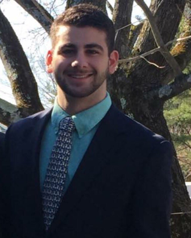 ADPhiUConn's tweet photo. This Man Single Handedly Created An Awesome Mural And You Won't BELIEVE How He Did It: https://t.co/tE7mSWcnnT https://t.co/o3GkgM4mjC