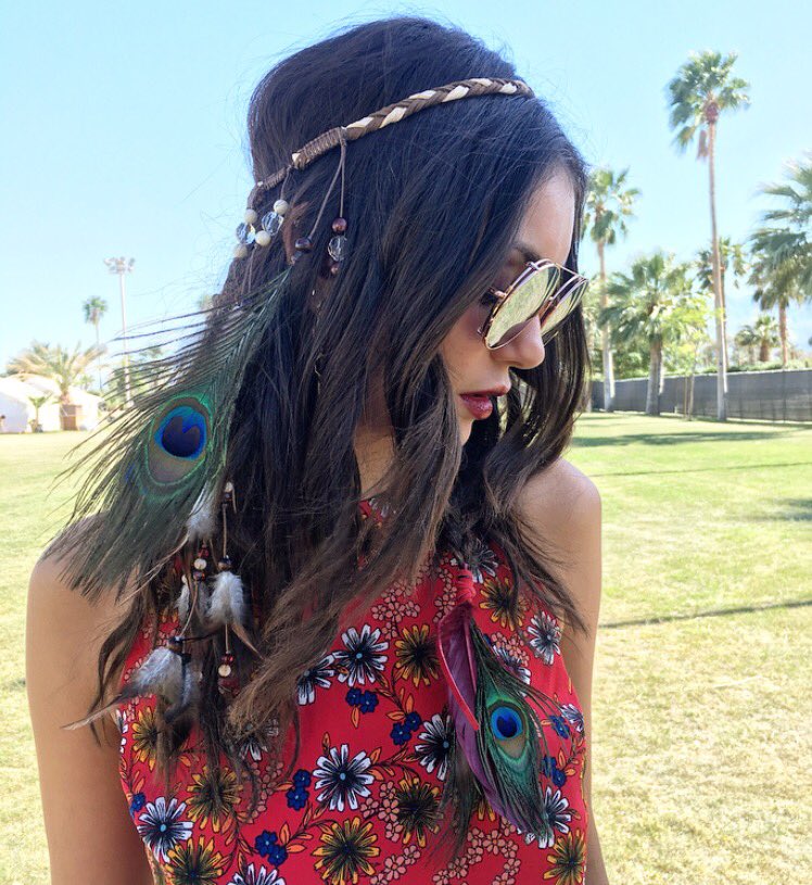 ninadobrev's tweet photo. Coachella Hair art by @RiawnaCapri @beautycoach_com https://t.co/XMbjo4gxMA