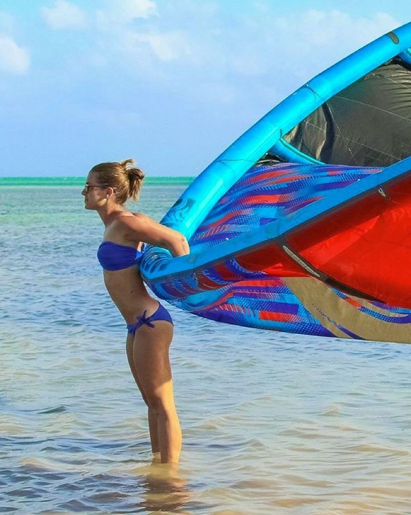 weKitesurf's tweet photo. #kiteboardgirls #kiteboarding #kitesurfing #kiteboading #kiteschool #Kiter #kitegirl  #kitesurf #cabrinhakites #wat… https://t.co/DvaRfKm7Vo