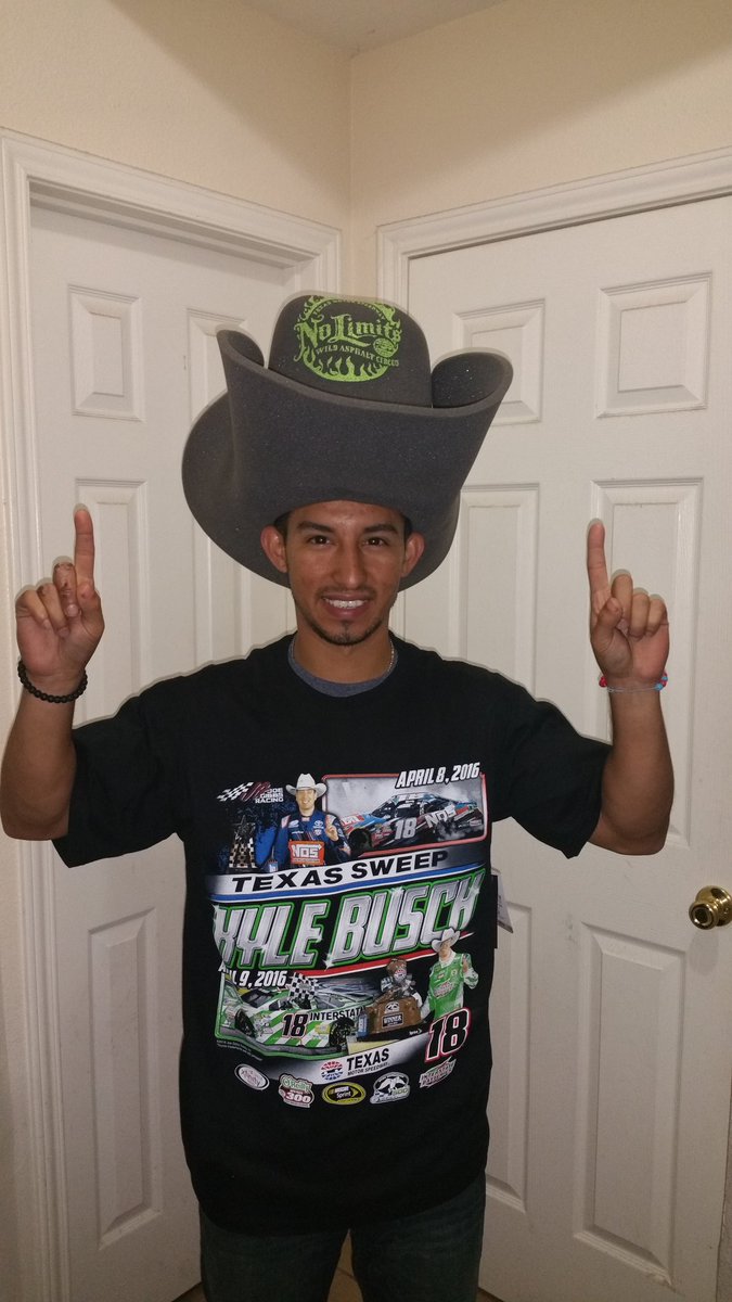 AdanAyalaJr2's tweet photo. Just got my Kyle Busch Texas Sweep T-Shirt in! #rowdystyle #KyleBusch https://t.co/iWt7eFFSDj