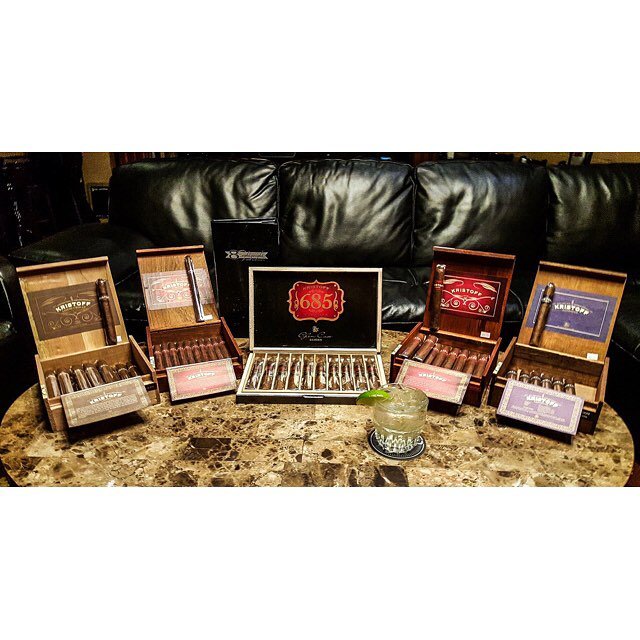 8EightyEight's tweet photo. Cigar of the week is @kristoff_cigars and we are excited! Pair up drink of the month, Chowhound. #8eightyeight https://t.co/Wp7gk2poH1