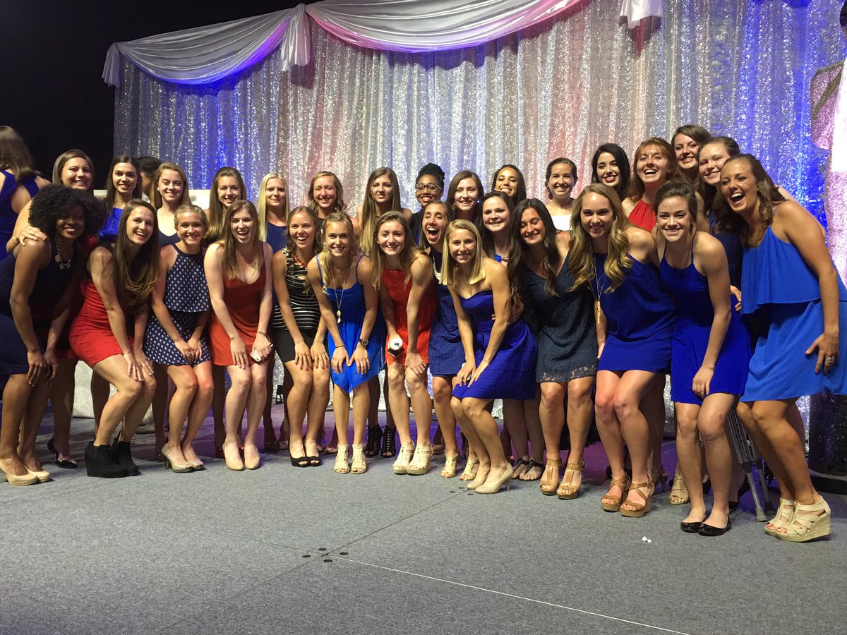 UTCoachSmith's tweet photo. Looking good, ladies! @UDWomensTF_XC #RUDYS2016 https://t.co/HcXJhTPYYG
