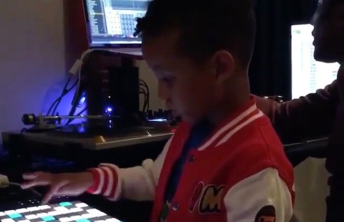 gotthatknock's tweet photo. Swizz Beatz 5 Year Old Son Is Making Beats With Q-Tip https://t.co/Aikq6WOLdt https://t.co/7AfLfrpN3z