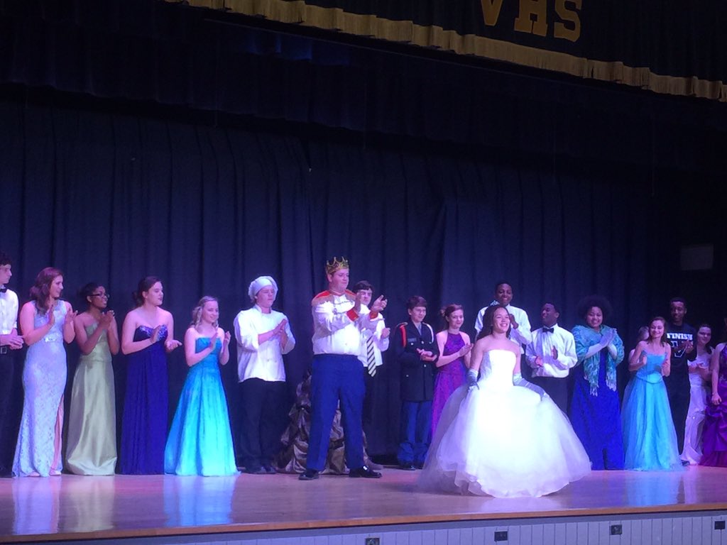 VMHS_Counselor's tweet photo. Great performance of Cinderella tonight! So proud of our Jackets! #jacketracket https://t.co/hRx9dKwkq4