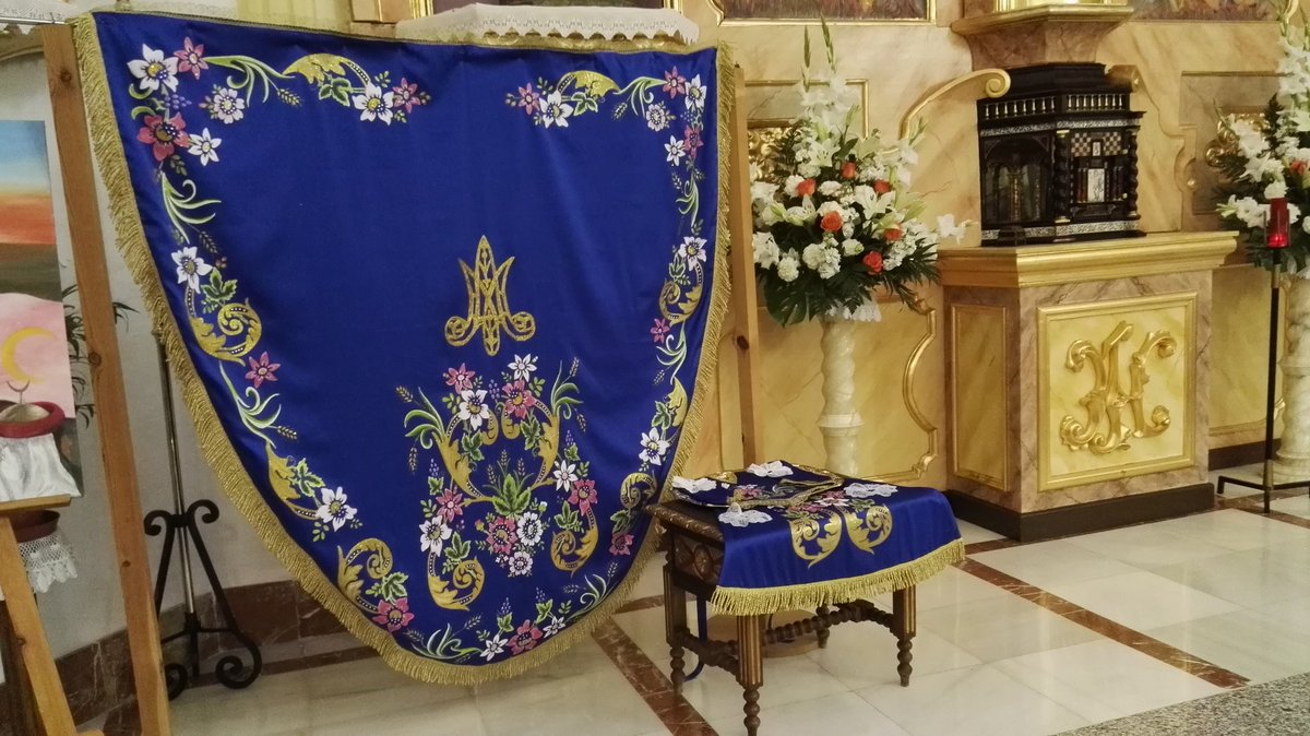 FiestasMyCZujar's tweet photo. El nuevo manto de la Virgen de la Cabeza de #Zujar #FiestasdeZujar https://t.co/LN4fe9swXR