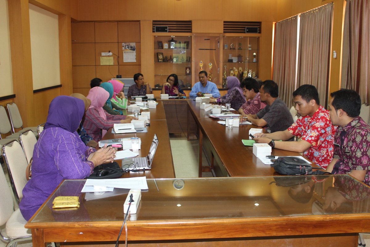 FGD pelaksanaan kebijakana penanganan kemiskinan bersama Bappeda Propinsi jateng