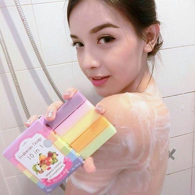 Erlynashop's tweet photo. Frutaminsoap hasilnya kulit putih dalam 1 minggu dan membuat kulit halus @erlynashop pin:2B4FA79E beli 3 gratis 1 https://t.co/AALAt8Ekwv