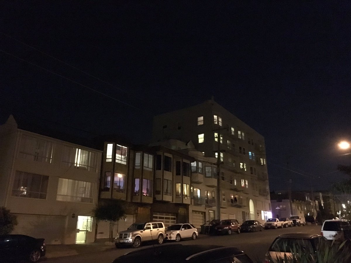Bobakkabob37's tweet photo. When I pass this area on Balboa/43rd, I'm reminded 5 story bldgs don't kill "character" #SupportHousing #PassAHBP https://t.co/1ZapSGfvLA