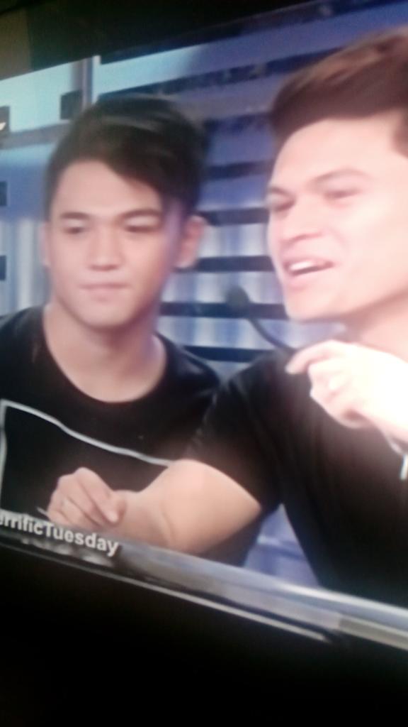 JimboyMartinOFC's tweet photo. Some stolen shots for the mali mali guy, big winner naman in our hearts.Simple pero rock 😍

#ShowtimeTerrificTuesday https://t.co/o8nkvkmySW