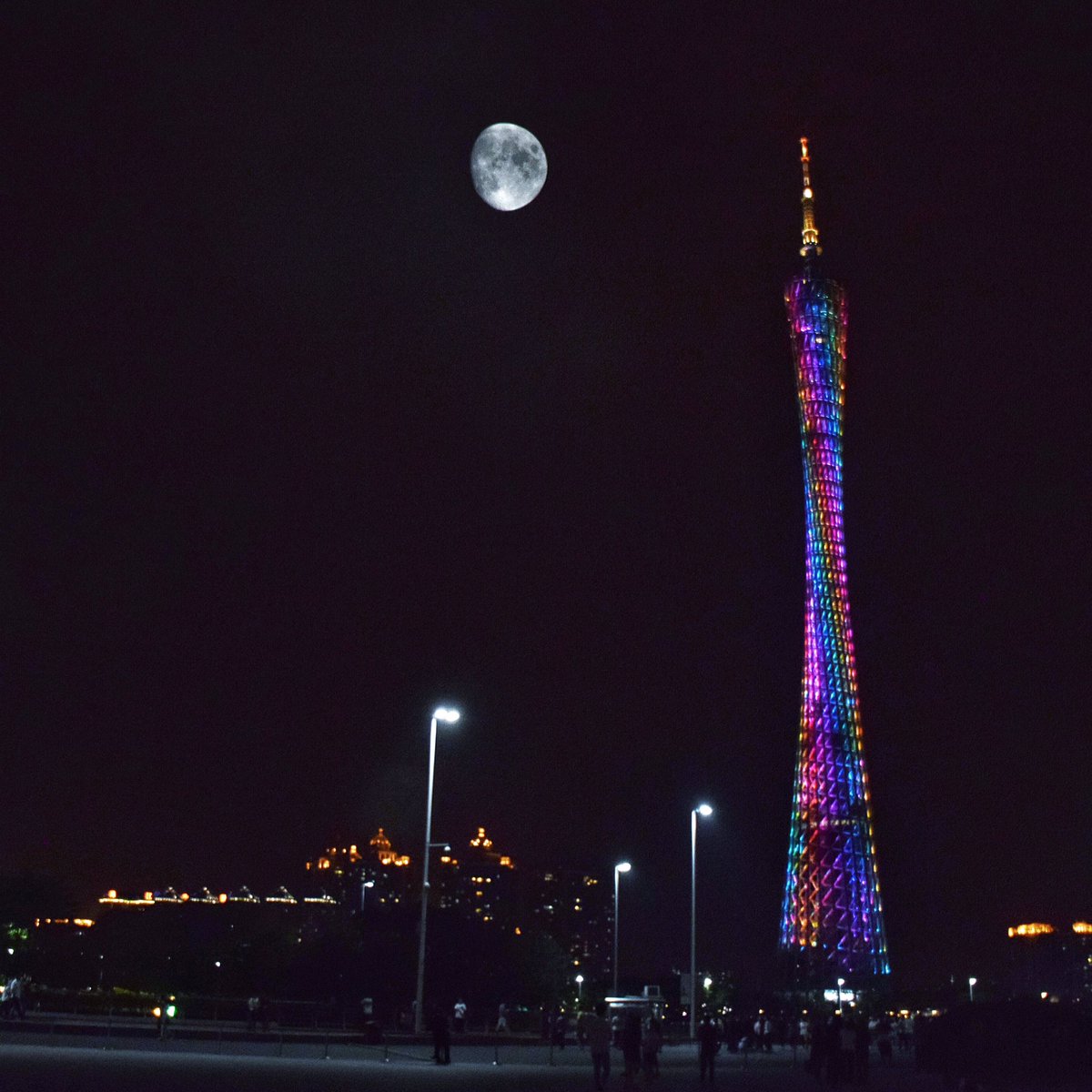 icinds's tweet photo. first day in Guangzhou. https://t.co/iQLZ1rEqnF