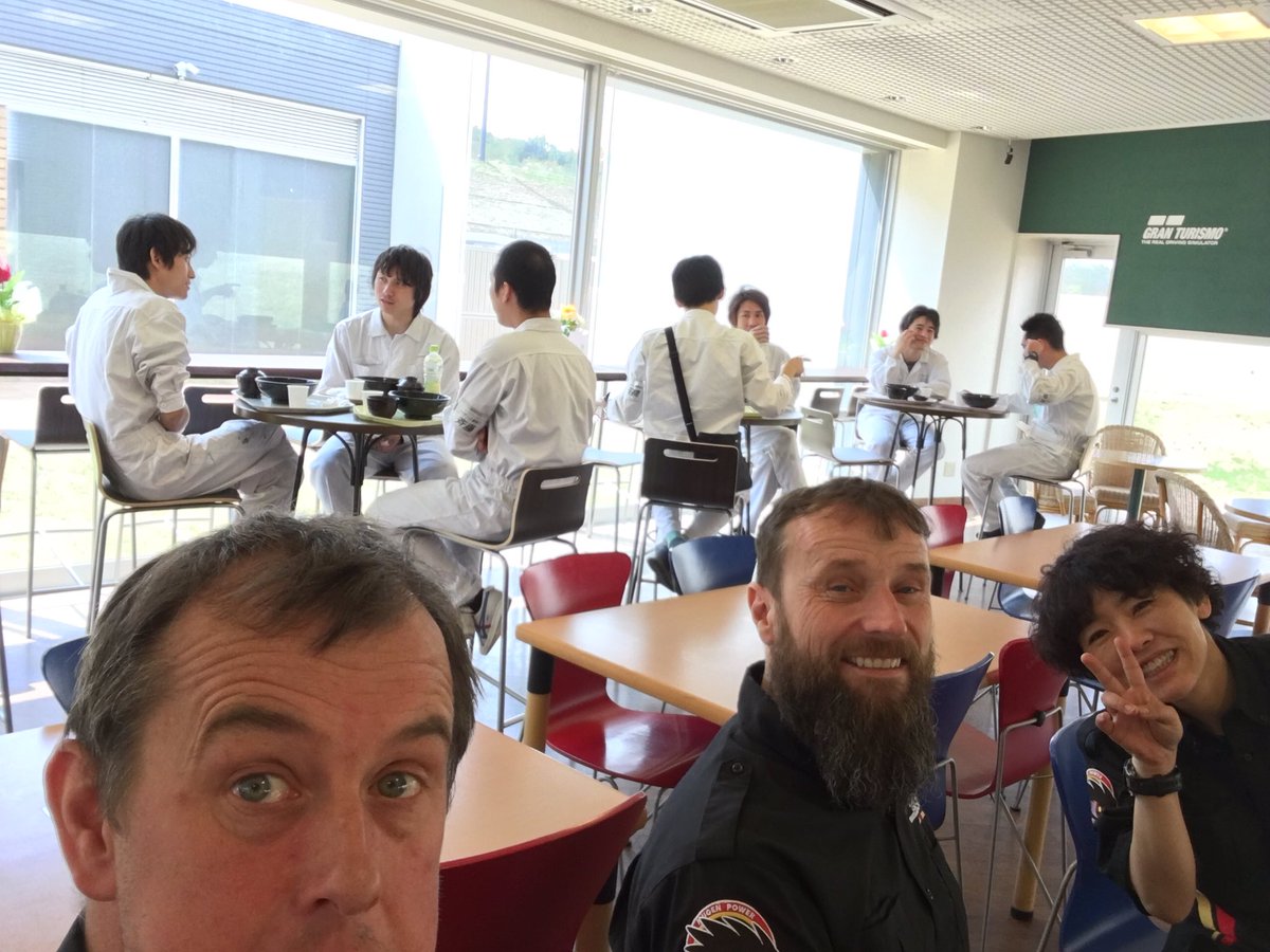 jm130tt's tweet image. Honda boys in white overalls! Only in Japan! #class