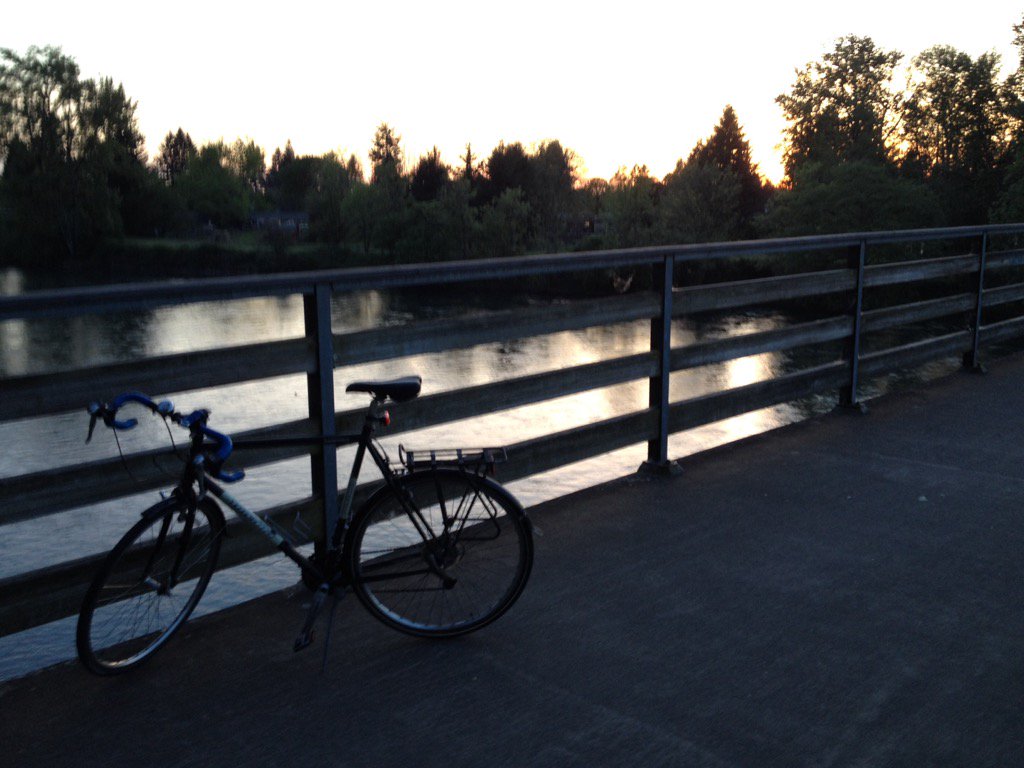 seanpeterson49's tweet photo. .@shannonrose #studyingforcomps #gottostaysane owosso bridge https://t.co/0JCFZ3MPNj