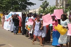 CorruptConcern's tweet photo. We know corruption is going to fight back but lovers of Nigeria abd Nigerians must support @MBuhari! https://t.co/2VsyJsdBIr