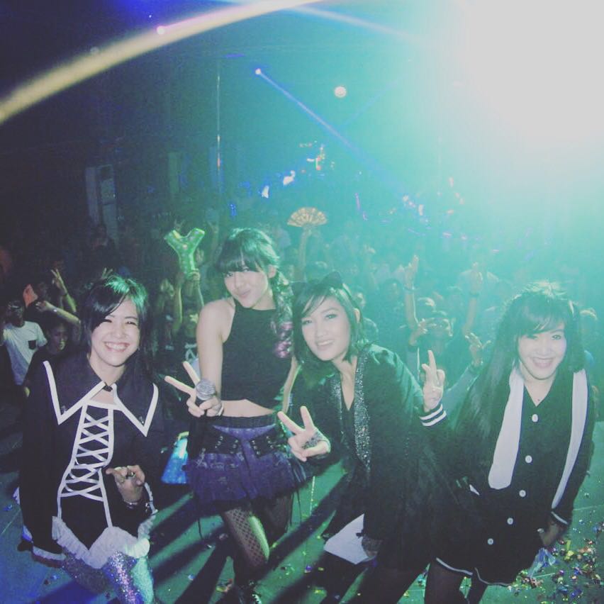 Harajuku superstar 16april at marcopolovers palopo😎👭🤘🎧📣💨💥