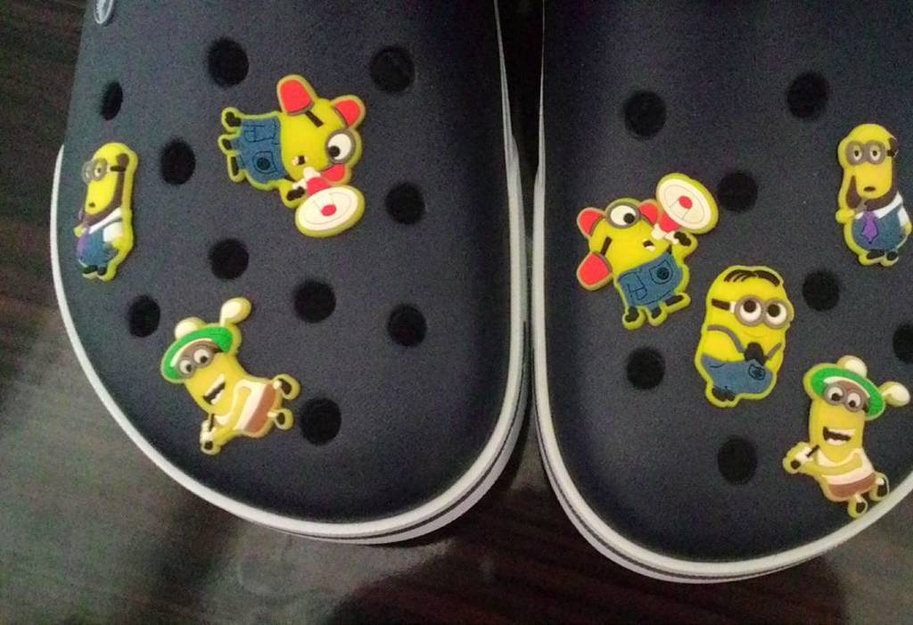 crocs minions jibbitz