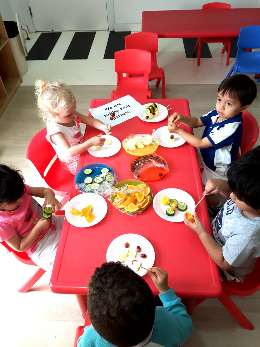 KidsAcademy_UAE's tweet image. We made fruit kebabs today @bateen #fruitpattern #topic #patternfun #mathamaticalskills @KidsAcademyUAE
