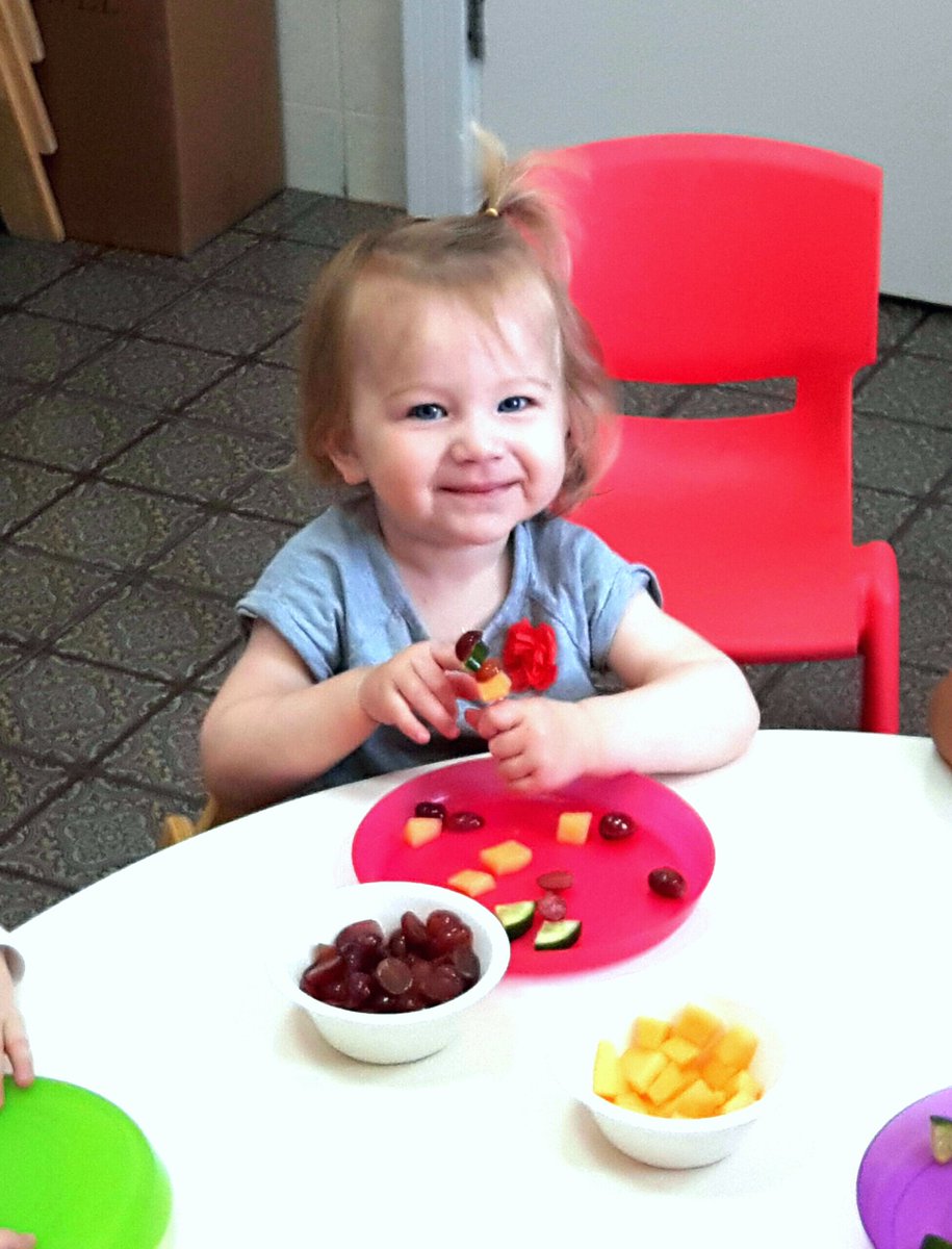 KidsAcademy_UAE's tweet image. We made fruit kebabs today @bateen #fruitpattern #topic #patternfun #mathamaticalskills @KidsAcademyUAE