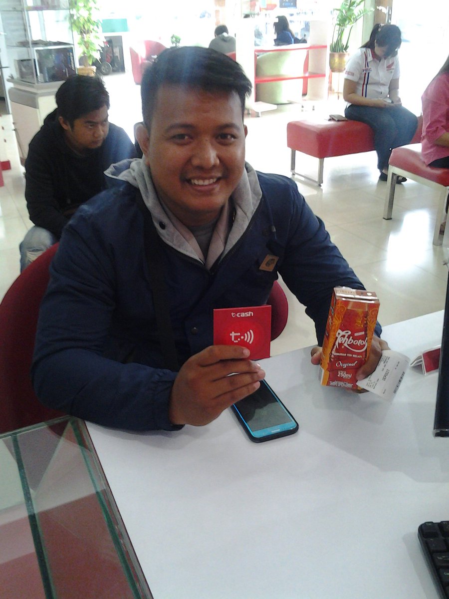 gksunda's tweet photo. Yuk aktivasi tcashnya @gksunda  cashin langsung 100rb beli fruitea dan teh botolnya cuman Rp.100 aja.. https://t.co/rxeYTPoz3Q