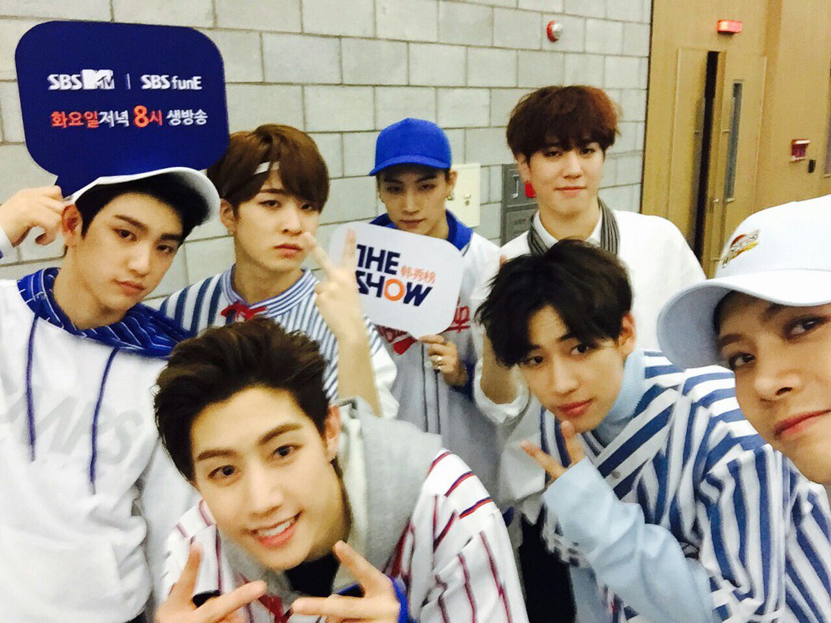 theshow_offcl's tweet photo. 청량감 만점 #홈런 무대는 최소 777번 봐줘야 한다는 게 사실인가요? ⚾️❤️ 오늘이 마지막이라니 아쉬울뿐입니다😔  #GOT7  의 스테이지 지금 바로 시작합니다#THESHOW #THESHOW韩秀榜 https://t.co/Xk6Uz7yIXL