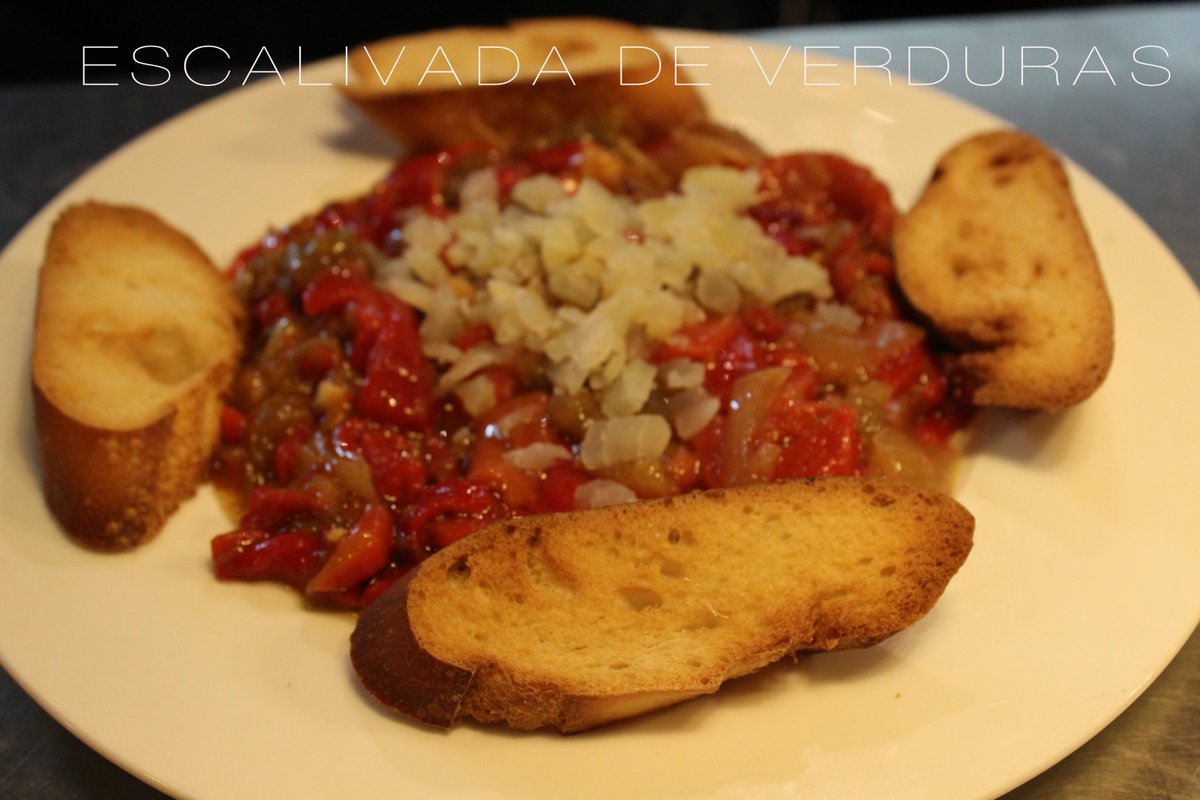 Tlaparranda's tweet photo. Menú 19 de abril: escaliv/bada con queso de cabra, berenjena rellena de foie y pincho de merluza en su jugo. https://t.co/XTgz6MmbQ0
