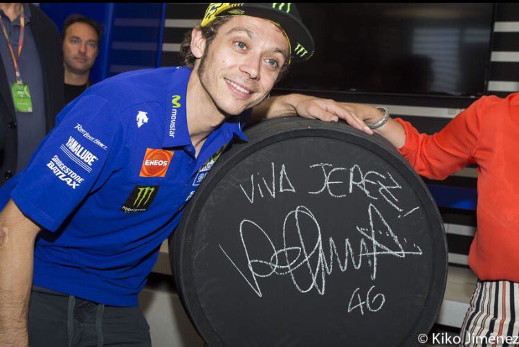 Soy___Jorge's tweet photo. Buenos Dias!
Viva Jerez,y @ValeYellow46 !!
A disfrutar del viaje y de las carreras!
@Box_Official46 @mflamigni #VR46 https://t.co/s4xHOrBc88