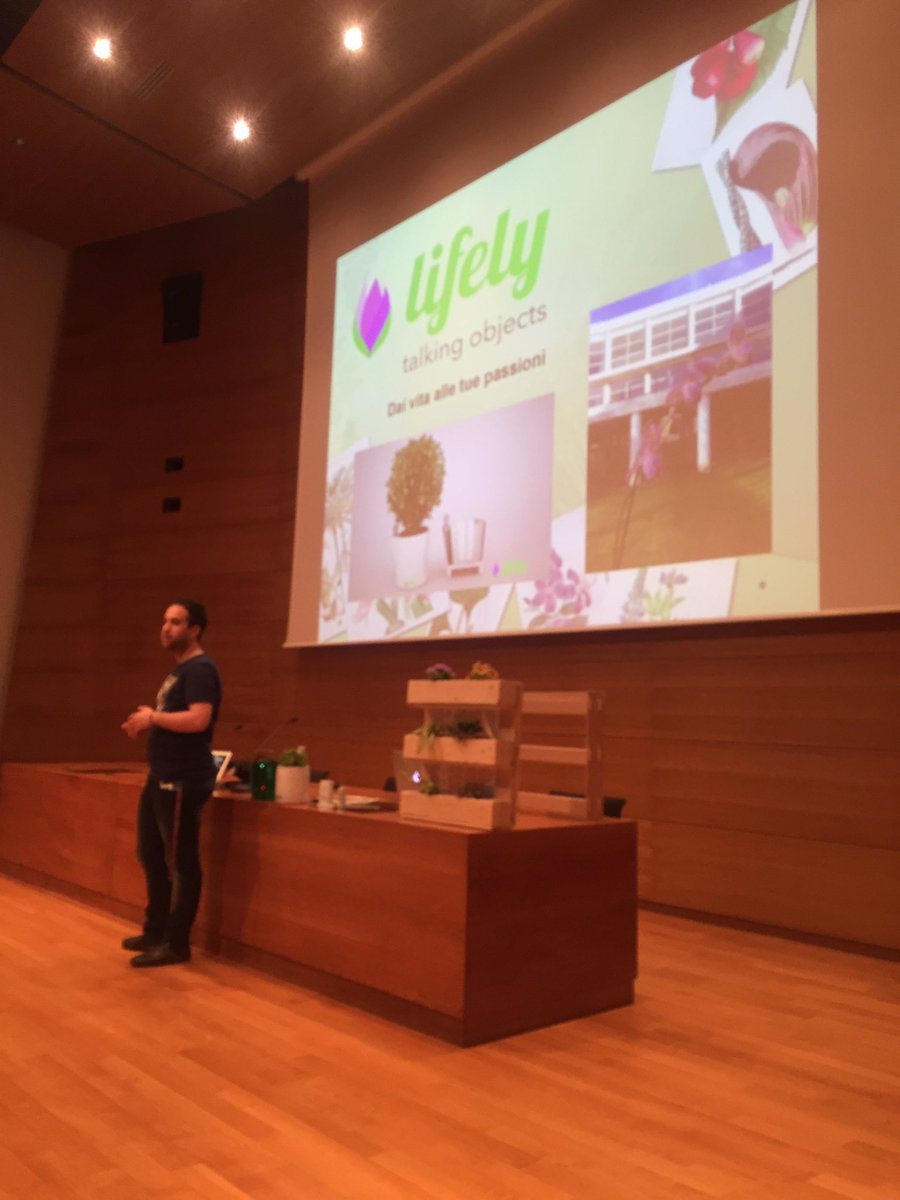 . <a href="/LifelyStartup/">Lifely</a> la piattaforma social per comunicare con i tuoi oggetti! #AlternanzaScuolaLavoro