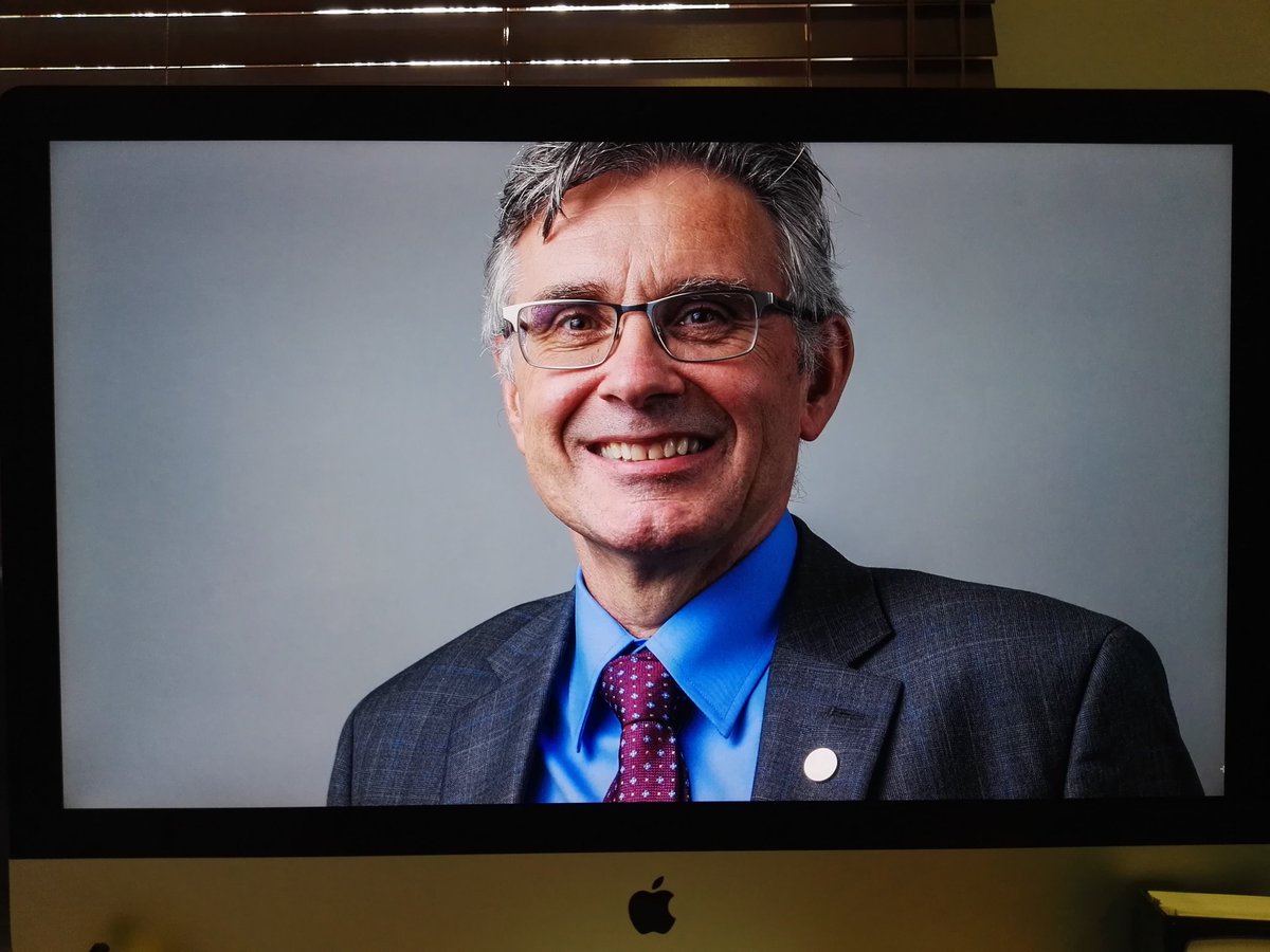 stefanamadeus's tweet image. Three chapters into @peter_hurley #Theheadshot and it's starting to show in my images. #singlelight