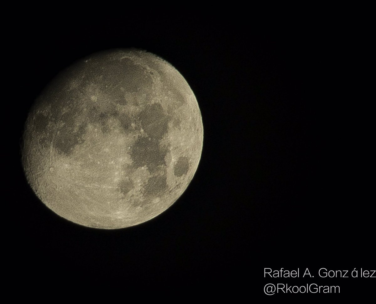 Rkool007's tweet photo. #MoonShot #FirstMoonShot #moon #excited 😍 https://t.co/deBNTiv7iJ