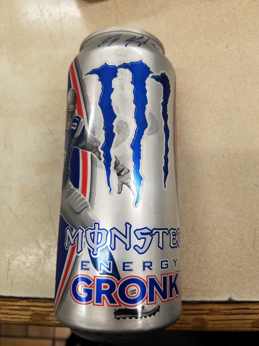 jeff_phemi's tweet photo. What is this #monkowski? #gronkster? https://t.co/hHpGuvPMlj