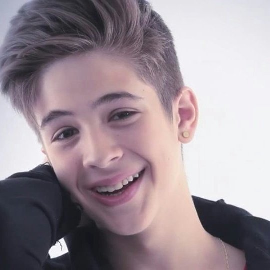 É td tão novo estou tentando entender oq eu gosto de vc #EuEstouApaixonada