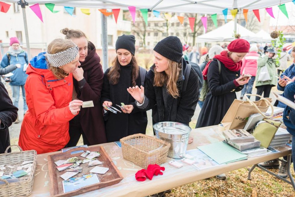 Nye planter til hagen trenger ikke være dyrt, bytt frø med venner. vl.no/edenshage/da-1… #frø #sagene