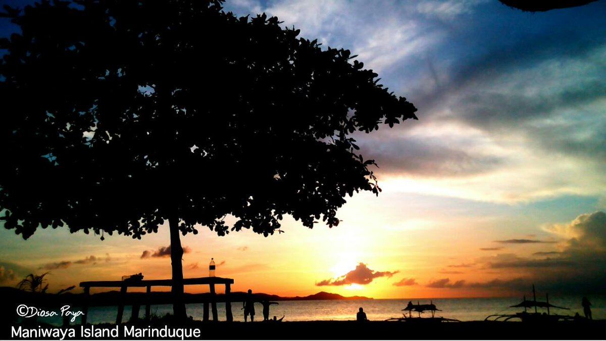 BiyaheNiDrew's tweet photo. Today's #SunsetSession is in Maniwaya Island, Marinduque. Thanks for this photo, Biyaherong Diosa Paya! https://t.co/glMFX6SEMU