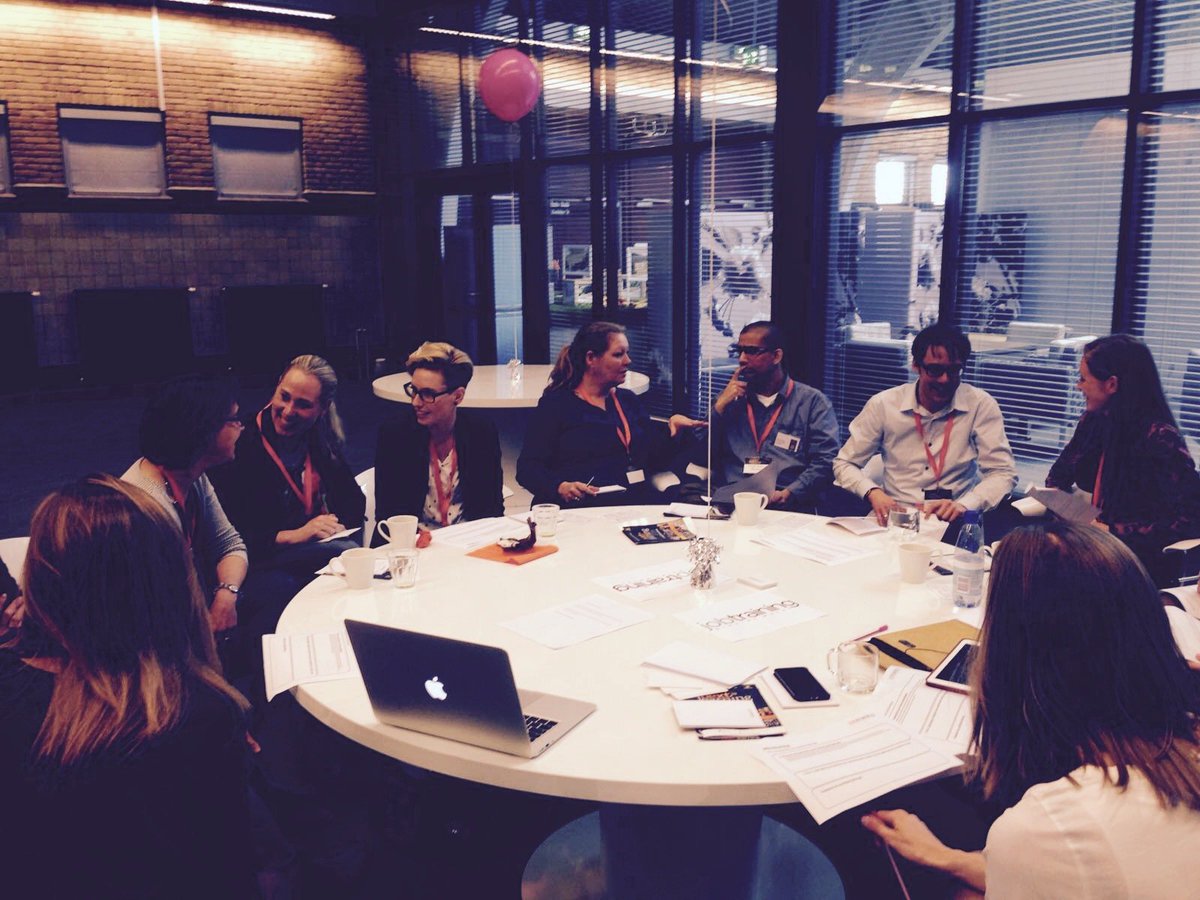 plezierwerkt's tweet image. Er wordt goed gebrainstormd aan de #learningtable van #Jobtraining @Next_Learning
