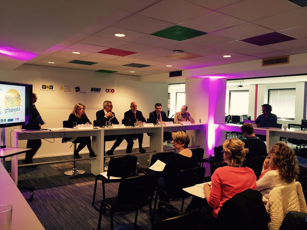 EuroMaghWebTV's tweet photo. Conference sur les mesures d'urgence pour les entreprises après les attentats - @BECI_Brussels #Brusselsattacks https://t.co/zFHfqlHh61