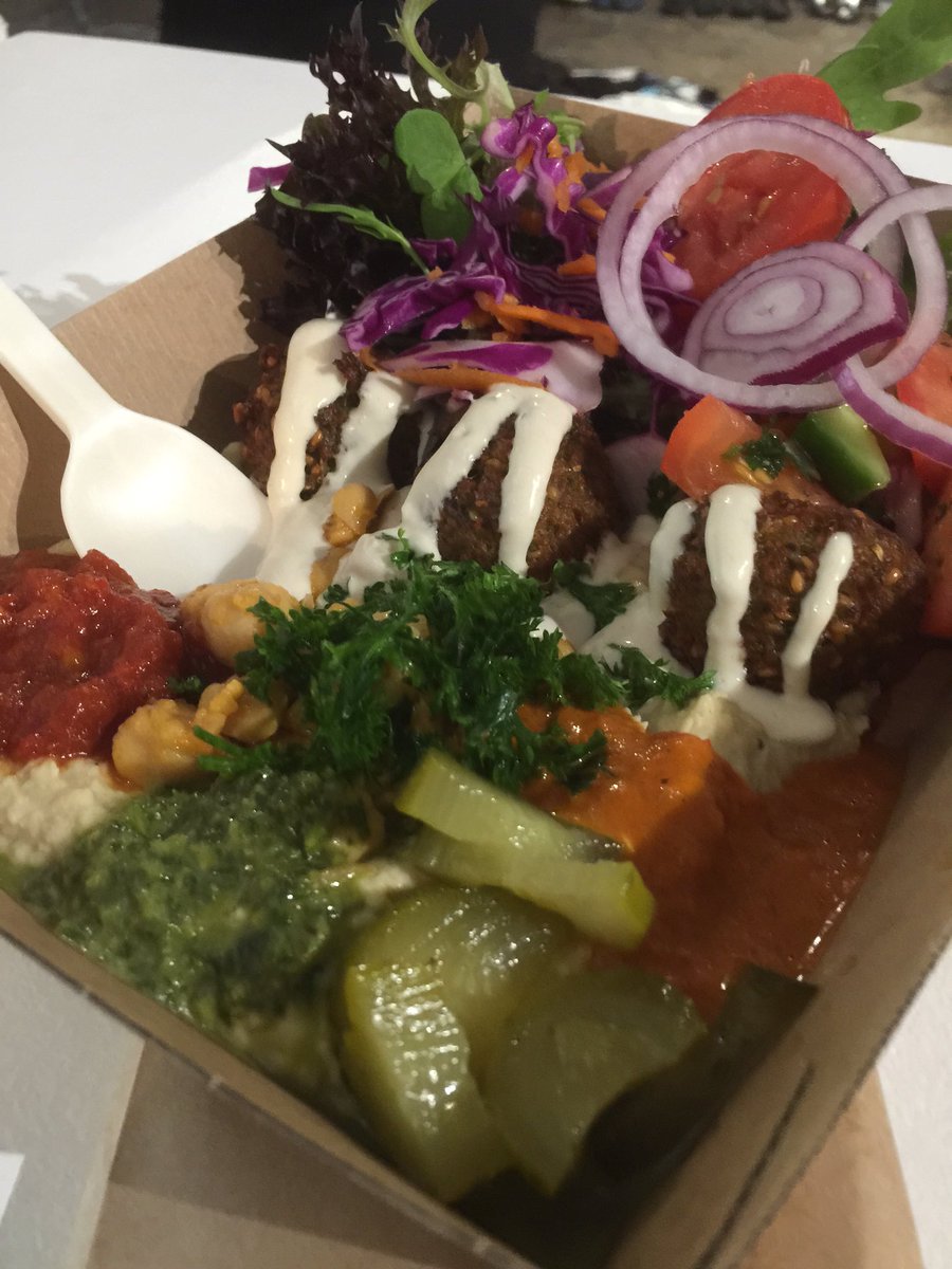 UOWHuGS's tweet photo. Delicious food by HummusBar at #FashionRevolution #whomademyclothes #wollongong https://t.co/2O4My19B6c
