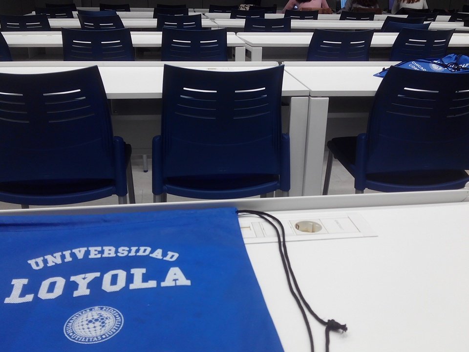 RaulToledanoS's tweet photo. Así da gusto estar en una clase #beloyola https://t.co/lHQsdfLwyv