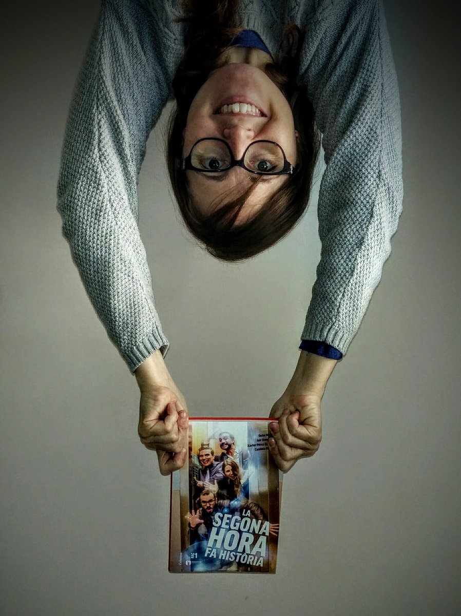 soc_aqui's tweet photo. @lasegonahora Amb aquest #superpremi nhi ha com per posar-se del revés #lasegonahistoria #VolemUnFincaiPrats #selfie https://t.co/4HNWsAhQVx