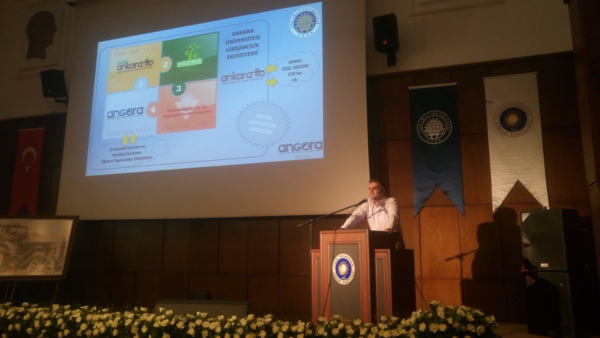 BiggAnkara's tweet photo. ANGORA Proje Koordinatörü Doç. Dr. Asım Egemen Yılmaz, Ziraat Fakültesi Kariyer Günleri'nde sunumunu yapıyor. https://t.co/sjhgezVbZf