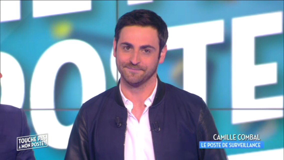 Combalistas's tweet photo. Préparez vos lunettes de soleil, @CamilleCombal va vous éblouir encore une fois dans 4, 3, 2, 1... 😍😎
#UneDoseDeCam https://t.co/5zVl9GVwXU
