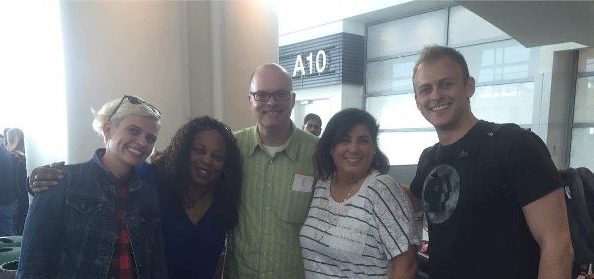 carmel_kuty's tweet image. #autodesklife #VisionAfrika #team4tech  @SFO before our travels to Stellenbosch, South Africa 04/07