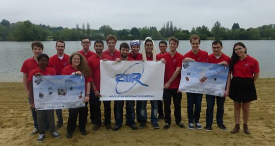 ELSYSDESIGN's tweet photo. #CDR2016, J-16 ! Interview de Nicolas, d'#airisep ! #ISEP #BeachBots https://t.co/TlGET7Wbby https://t.co/XTrPh8KBsq