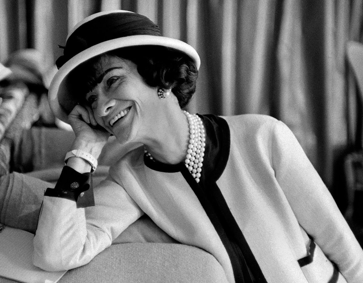 Eres amante de las perlas?Conoce su origen en nuestro último articulo!bit.ly/1re4t4i #cocochanel #perlas
