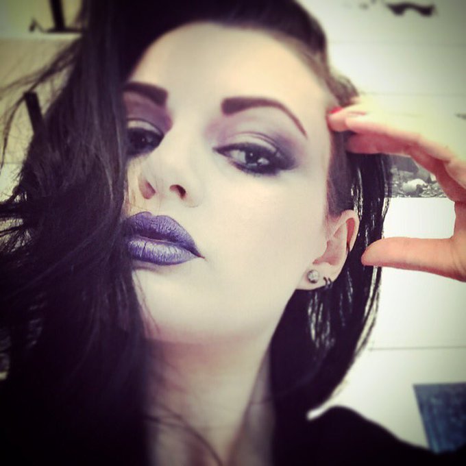 Preparing for WGT and trying new lenses... What do you think about? #goth #alternative #makeup https://t